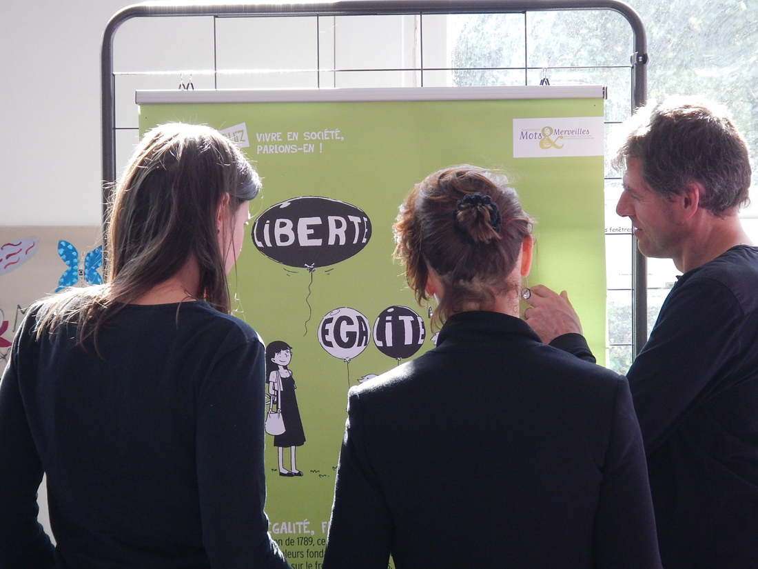 11Mots et Merveilles, une association de lutte et de prévention de l’illettrisme, utilise depuis quatre ans les expo-quiz® « L’illettrisme, parlons-en ! », « Vivre en société, parlons-en ! » et « L’écho de ma langue ».
