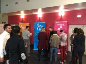 re 2018, l'équipe du Moutard était invitée par la Direction territoriale Protection judiciaire de la jeunesse (DTPJJ) des Bouches-du-Rhône (13) pour le vernissage et le lancement de l'expo-quiz® "La laïcité, parlons-en !" au Centre social de l'Estaque et du bassin de Séon. Après une matinée marquée par la conférence de Nicolas Cadène, rapporteur général de l'Observatoire de la laïcité, Frédéric Touchet du Moutard a présenté la boîte à outils qu’est l’expo-quiz®. Les professionnels présents ont ainsi pu découvrir les kakémonos et tenté de répondre aux questions du quiz. Cela leur a permis de s'interroger sur leurs pratiques éducatives et sur leur posture en tant que médiateurs. Ils sont repartis avec de nombreuses ressources. Une journée particulièrement réussie, comme le montrent les images ci-dessous, et un très beau lancement pour cette nouvelle expo-quiz® !