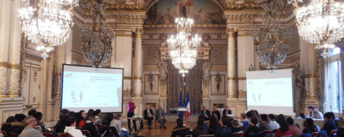 11L’association AIME / Le Moutard a lancé son nouvel outil « Ma France, parlons-en ! » à la préfecture de Lyon (Rhône) le 9 novembre 2016. La présentation de l’expo-quiz® s’est faite en présence de collégiens lyonnais venus du Collège Clémenceau (Lyon 7e) et du Collège Ampère (Lyon 2e).